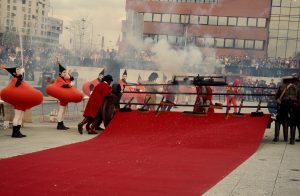 Opération Tapis rouge, 1998